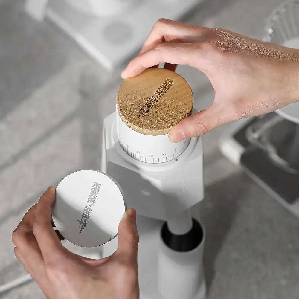 Купити КОФЕМОЛКА MHW-3BOMBER SNIPER TITANIUM COFFEE GRINDER WHITE КОФЕМОЛКА MHW-3BOMBER SNIPER TITANIUM COFFEE GRINDER WHITE