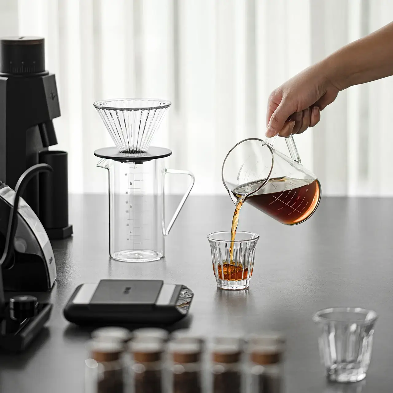 Купити СЕРВЕР MHW-3BOMBER 350 МЛ. GLASS COFFEE SERVER СЕРВЕР MHW-3BOMBER 350 МЛ. GLASS COFFEE SERVER