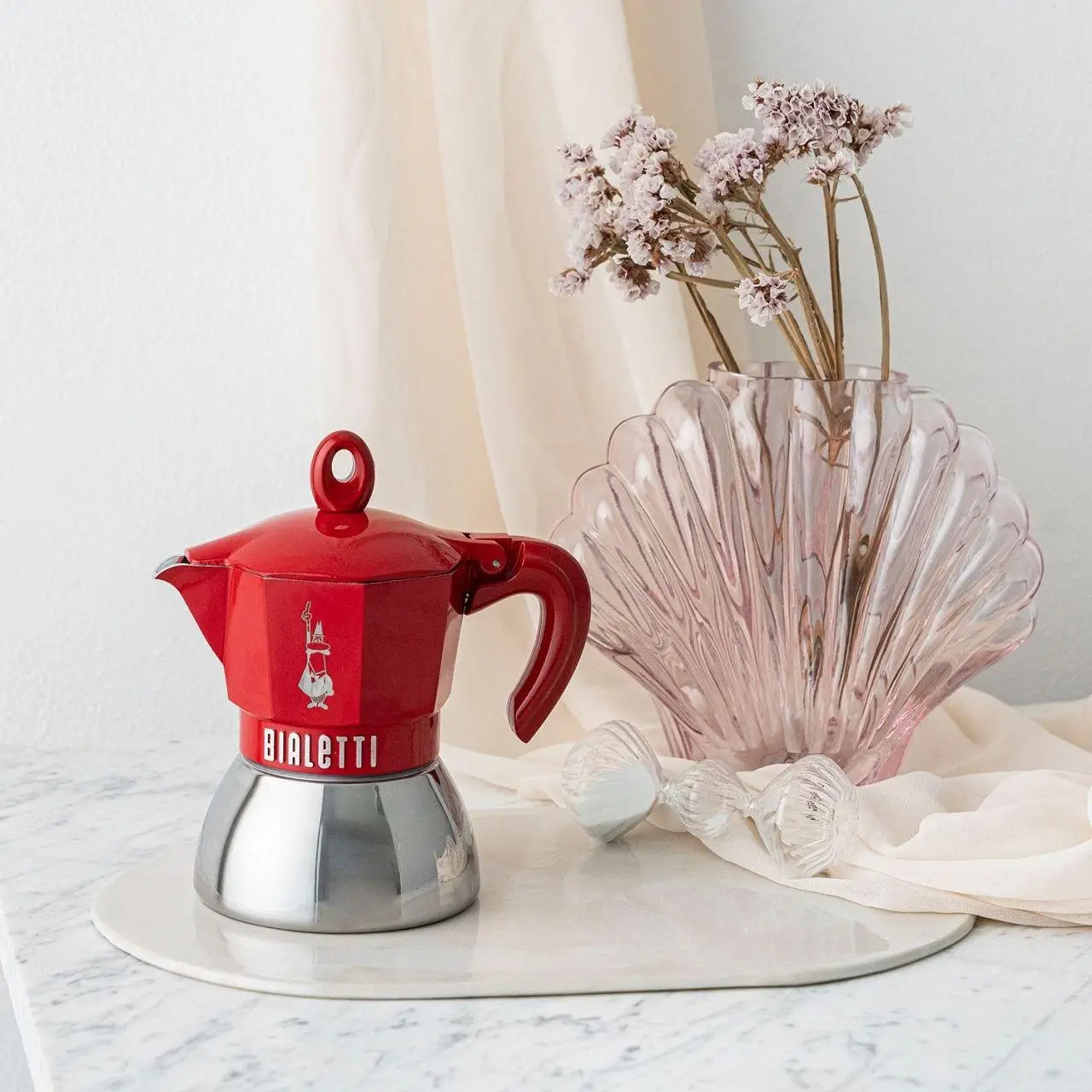Купити Гейзерна кавоварка Bialetti Moka Exclusive Induction Red 2 чашки Гейзерна кавоварка Bialetti Moka Exclusive Induction Red 2 чашки