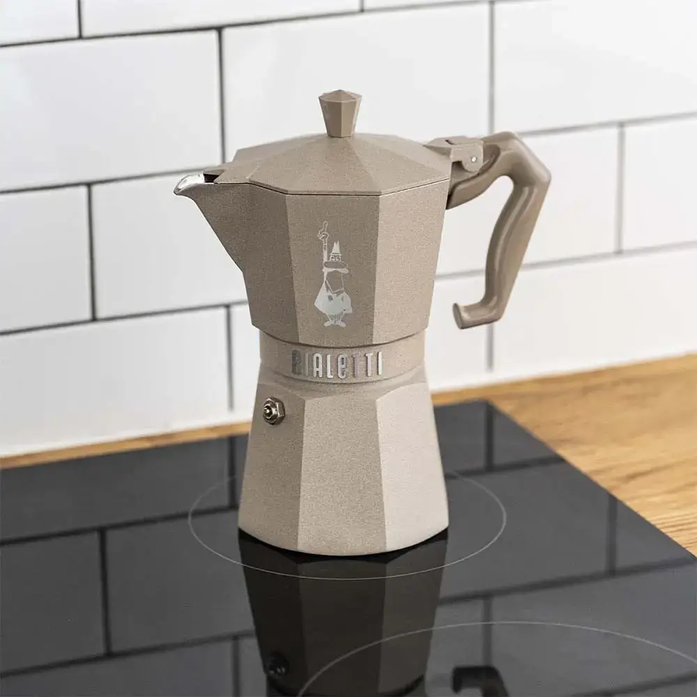 Купити Гейзерная кофеварка Bialetti Moka Exclusive Octagonal Induction Desert Sand 3 чашки Гейзерная кофеварка Bialetti Moka Exclusive Octagonal Induction Desert Sand 3 чашки