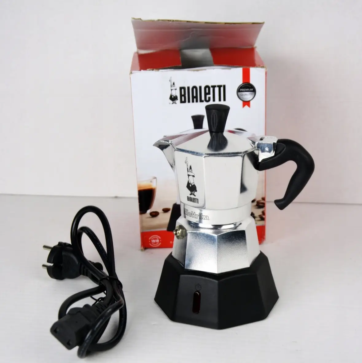 Купити Електрична гейзерна кавоварка Bialetti Elettrika на 2 чашки 90 мл Електрична гейзерна кавоварка Bialetti Elettrika на 2 чашки 90 мл