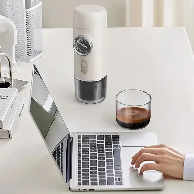 Купити ПОРТАТИВНА КАВОВАРКА CIRCLE JOY З МАНОМЕТРОМ, ДЛЯ NESPRESSO І МЕЛЕНОЇ КАВИ ПОРТАТИВНА КАВОВАРКА CIRCLE JOY З МАНОМЕТРОМ, ДЛЯ NESPRESSO І МЕЛЕНОЇ КАВИ